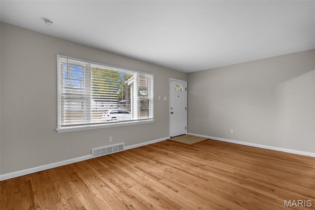 1433 Farmview Avenue Property Photo 5