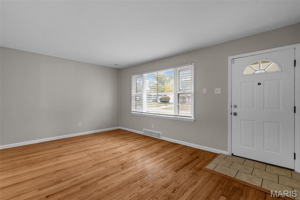 1433 Farmview Avenue Property Photo 6