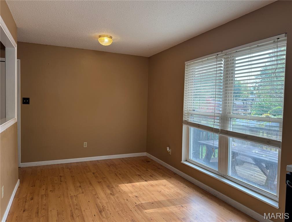 4035 Manhattan Avenue Property Photo 4