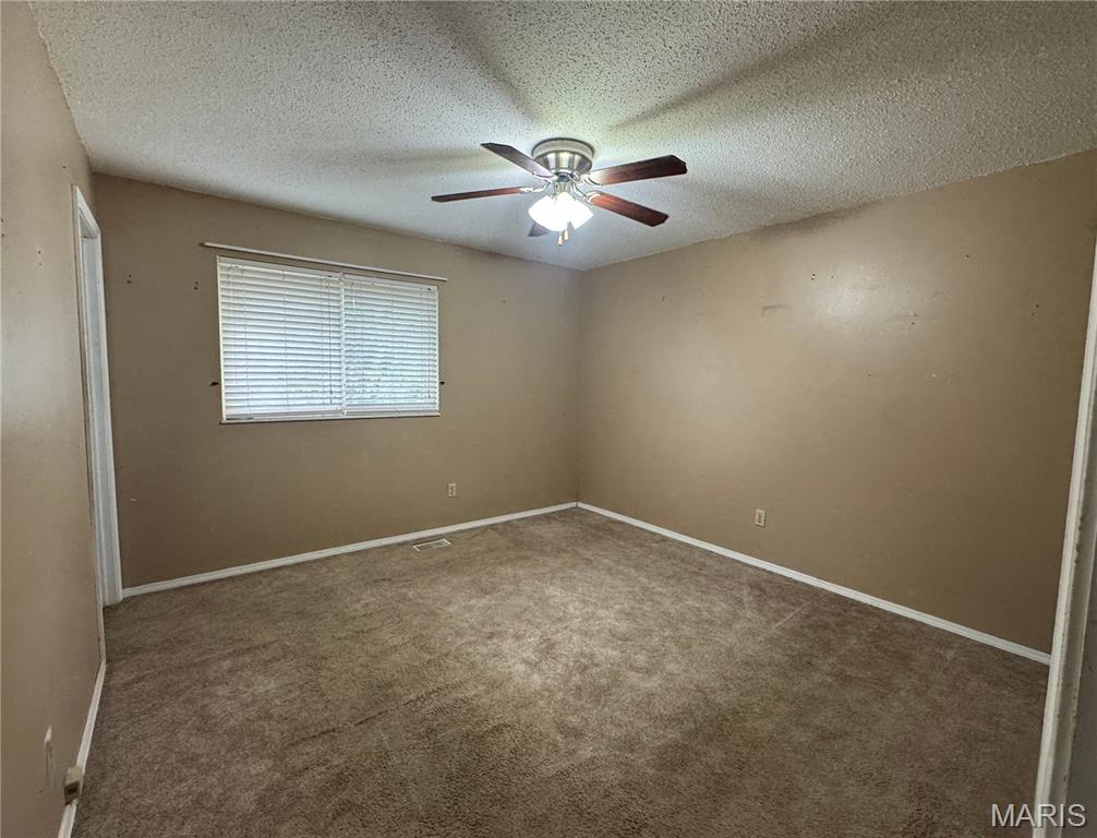 4035 Manhattan Avenue Property Photo 5