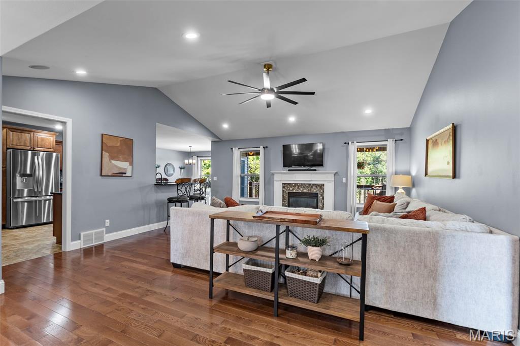 2402 Smith Trail Road Property Photo 2