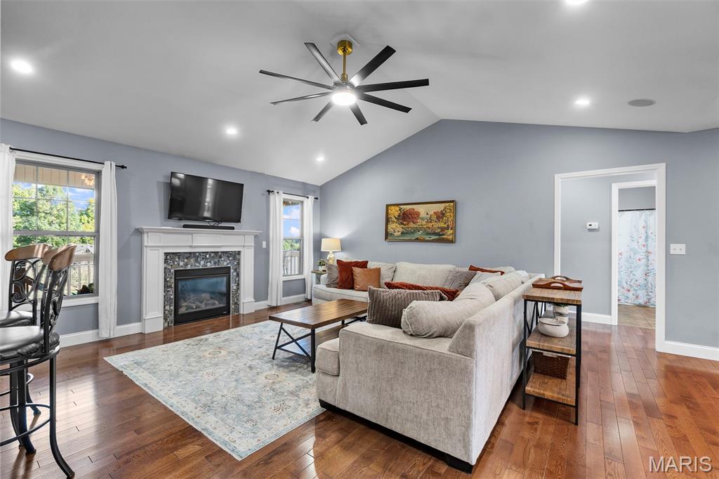 2402 Smith Trail Road Property Photo 3