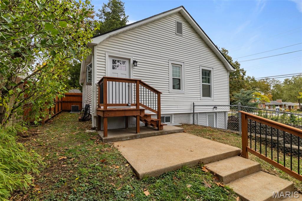 1095 N Sappington Road Property Photo 4