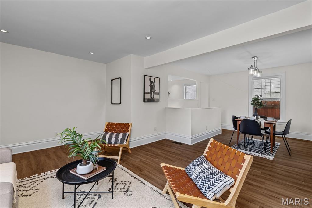 1095 N Sappington Road Property Photo 9