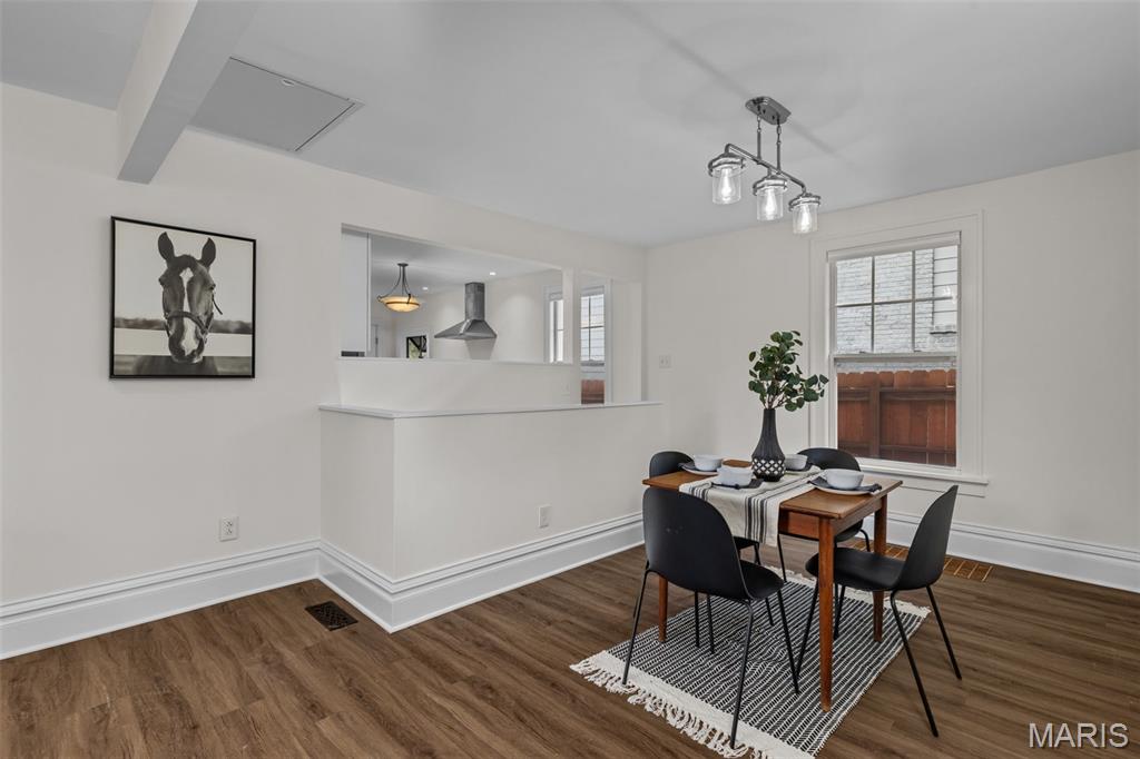 1095 N Sappington Road Property Photo 11