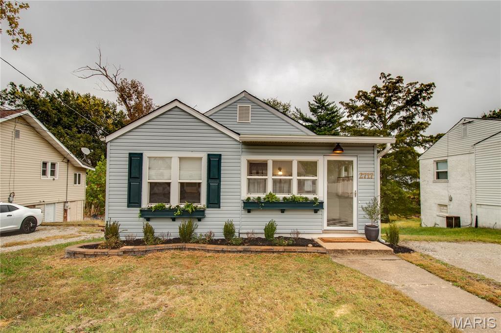 2717 Grovelin Street Property Photo 1