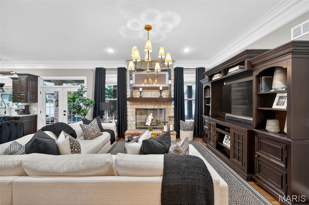 739 Chancellorsville Drive Property Photo 11