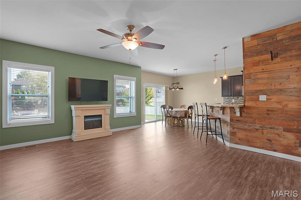 808 Railway Circle Property Photo 2