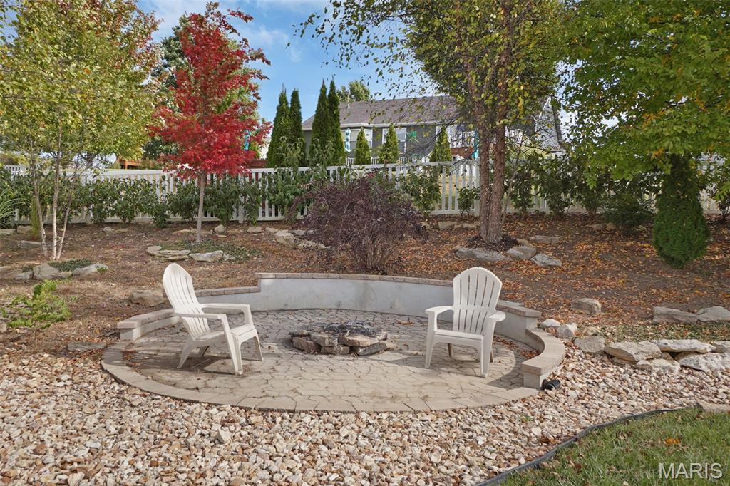 808 Railway Circle Property Photo 4