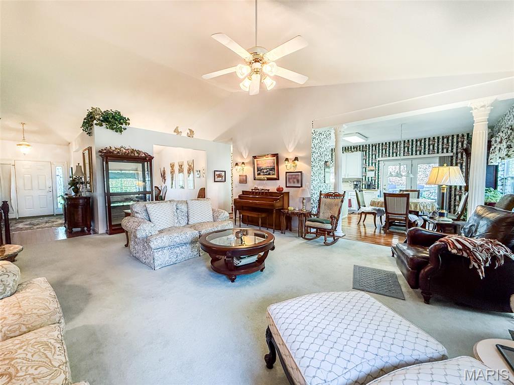 1026 Thornbury Place Property Photo 10