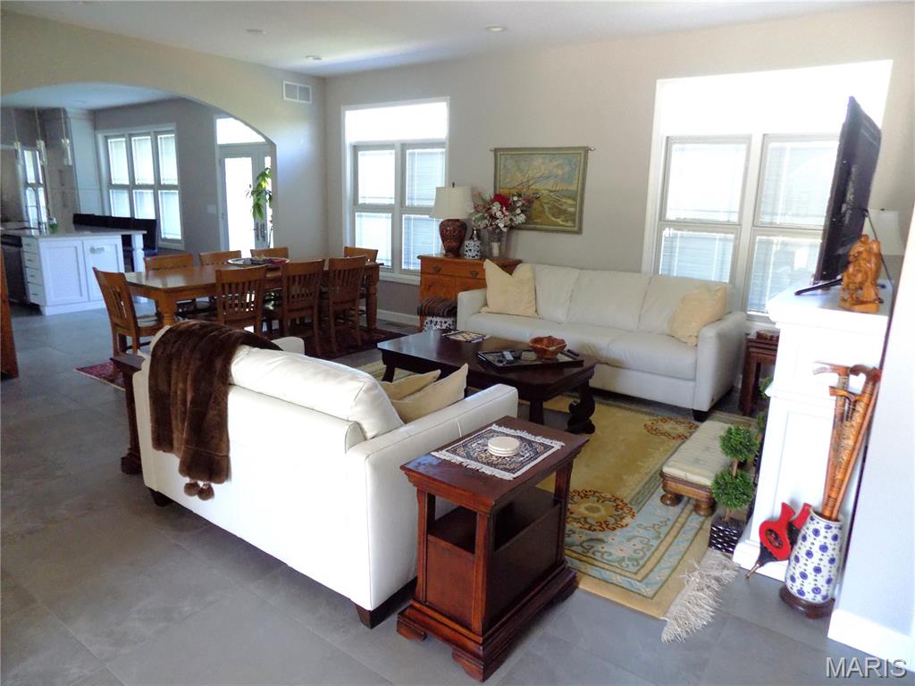 1011 Carriage Lane Property Photo 19