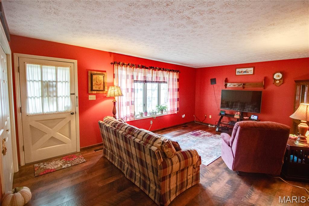 5328 Seminary Road Property Photo 6