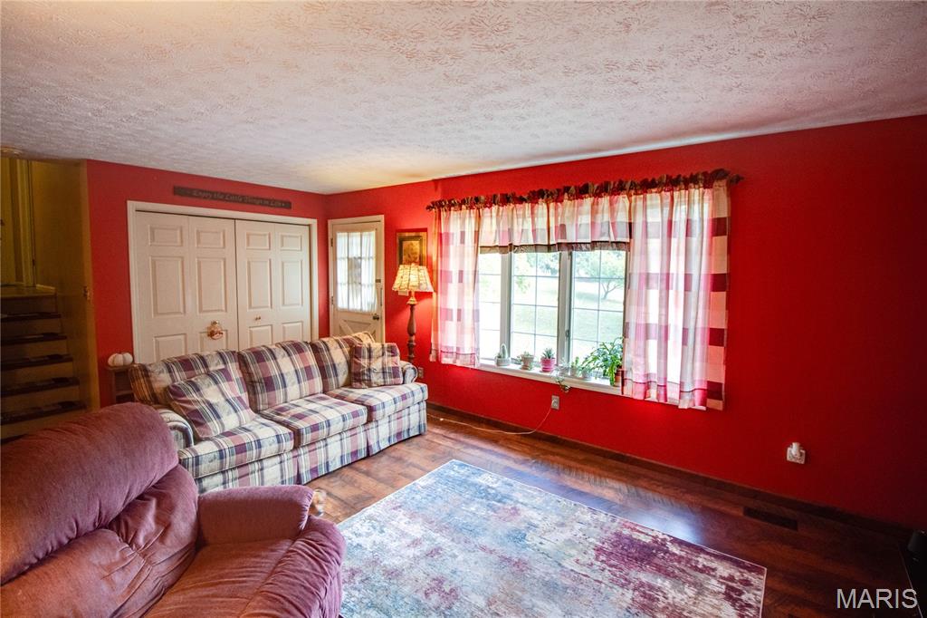 5328 Seminary Road Property Photo 7