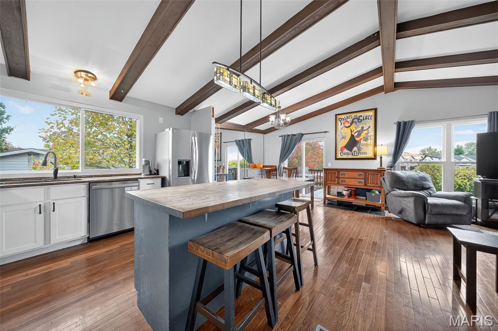 1605 Country Acres Drive Property Photo 13