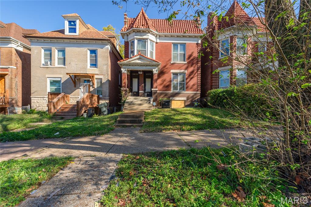 5973 Page Boulevard Property Photo 1