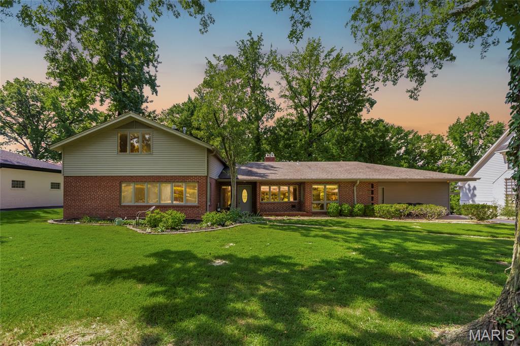 15 Ladue Ridge Property Photo 1