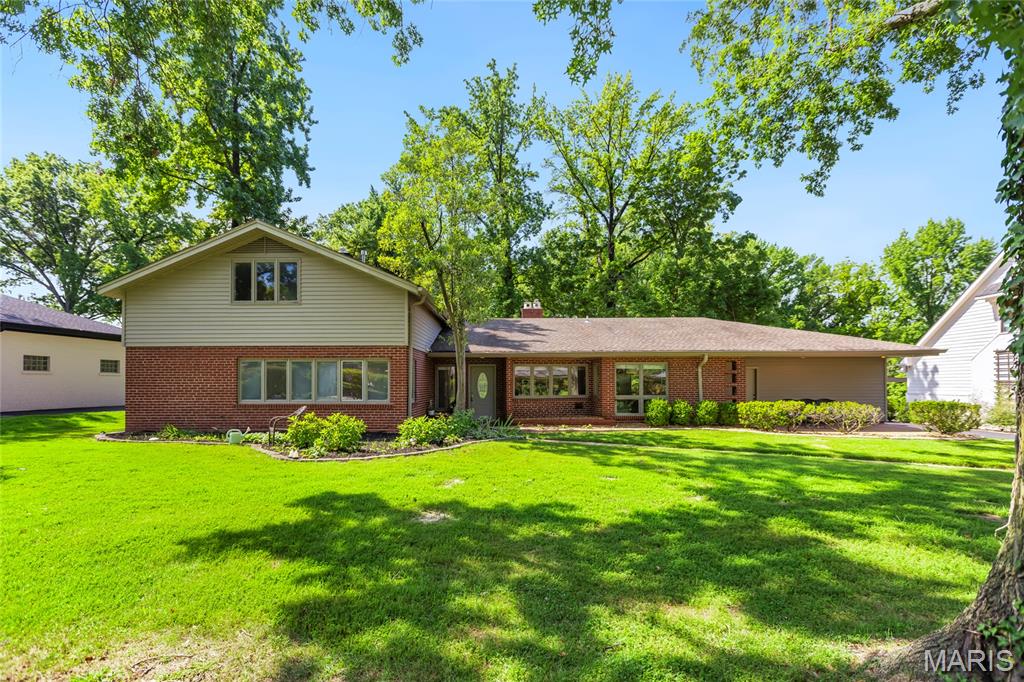 15 Ladue Ridge Property Photo 1