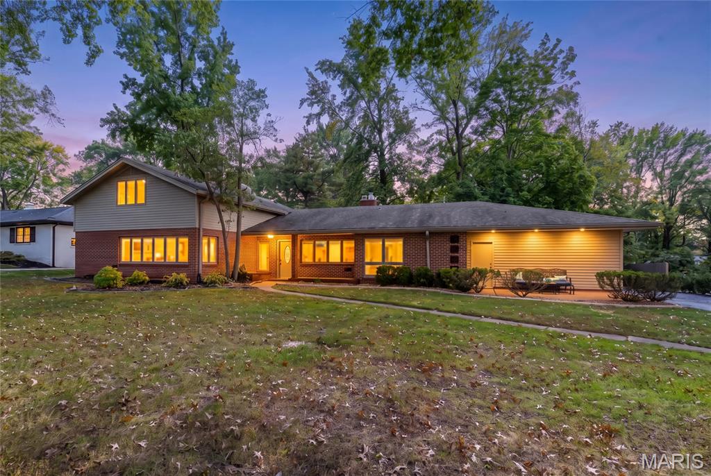 15 Ladue Ridge Property Photo 1