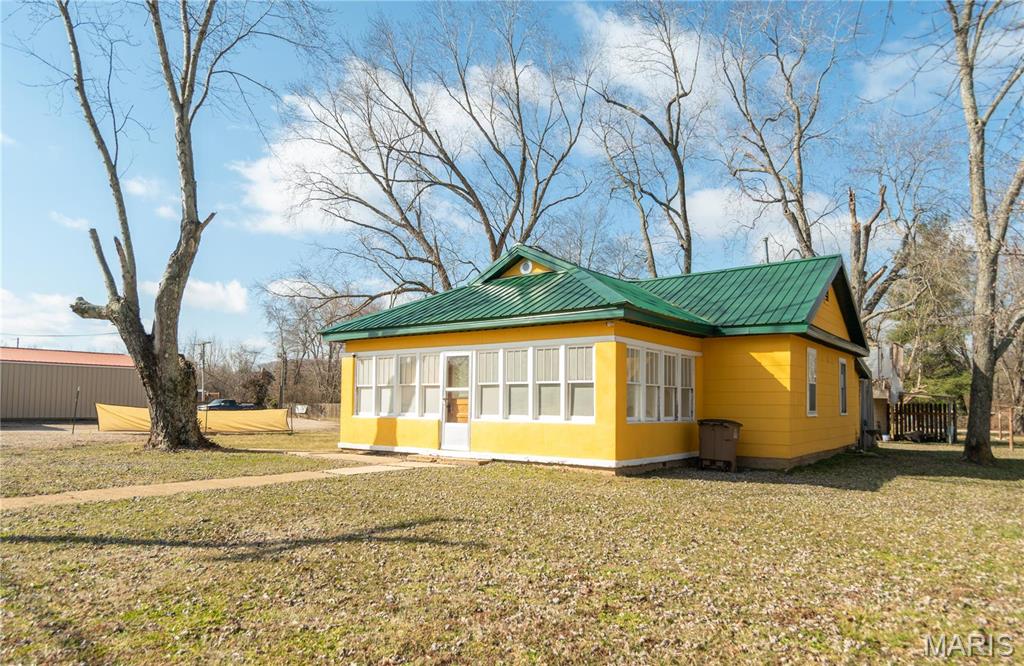 109 Business Hh Property Photo 1