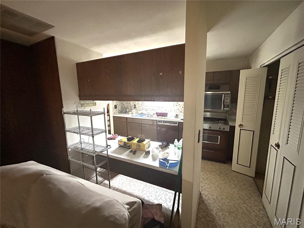 22 Fourscore Drive Property Photo 12