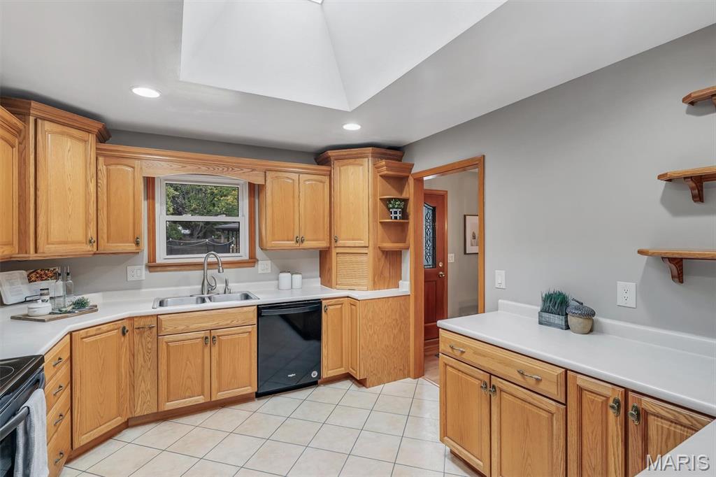 13 W Douglas Drive Property Photo 10