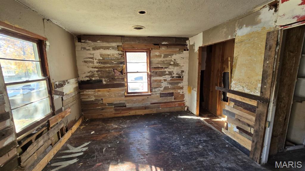 329 Watson Road Property Photo 2