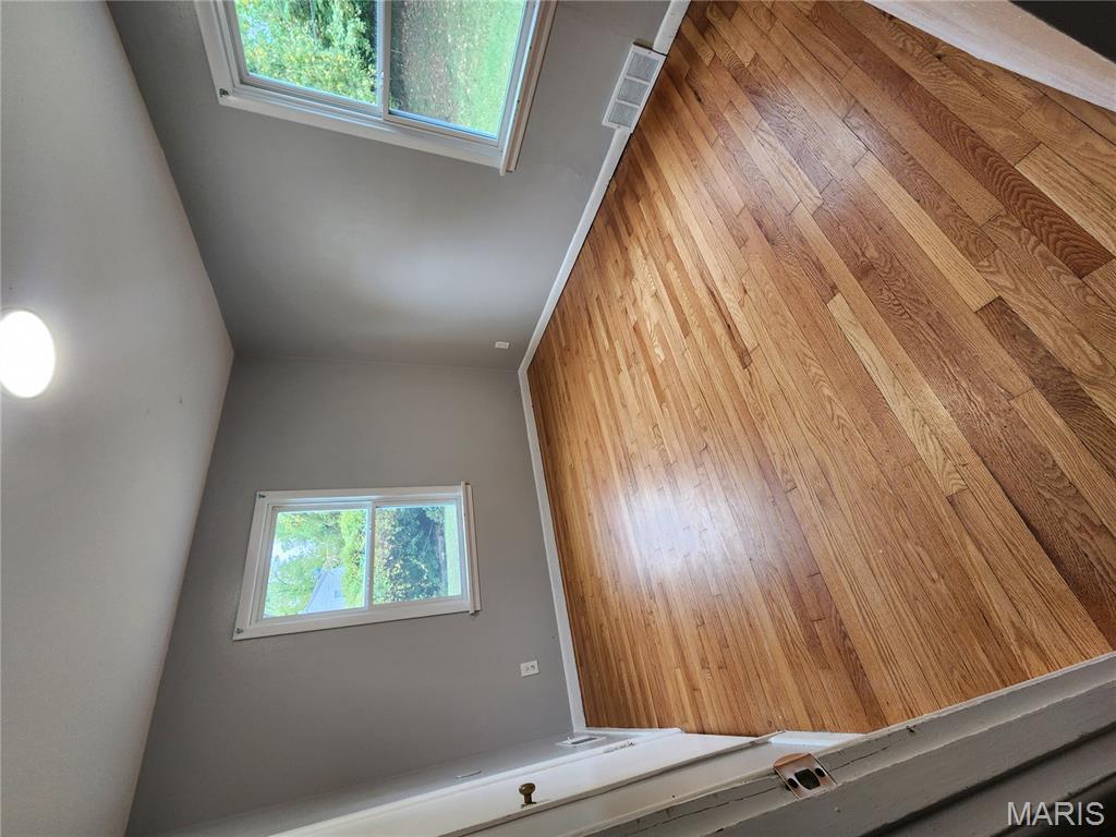 8550 Jenny Drive Property Photo 5