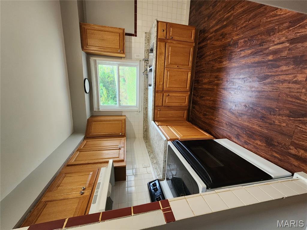 8550 Jenny Drive Property Photo 9