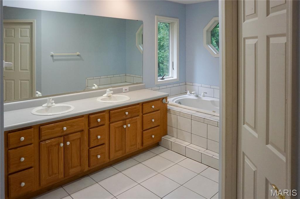 503 Lariat Lane Property Photo 17