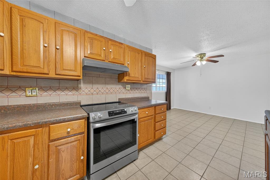 3291 Bristol Hall Drive Property Photo 8