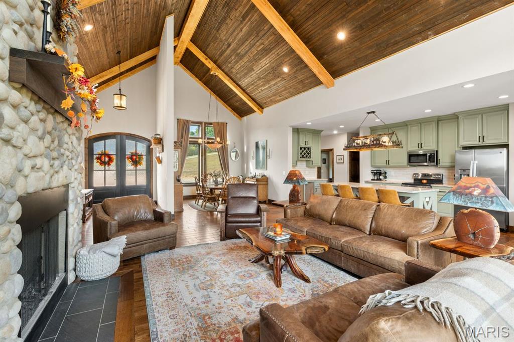 975 Foggy Court Property Photo 4