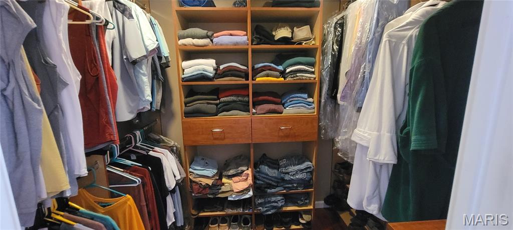 10070 Sakura Drive Property Photo 8