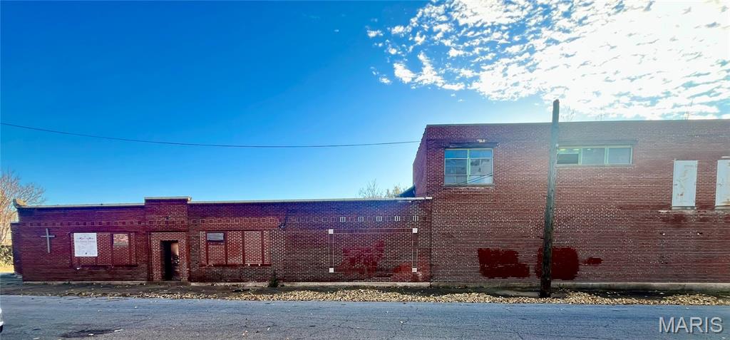 3836 Aldine Avenue Property Photo 1
