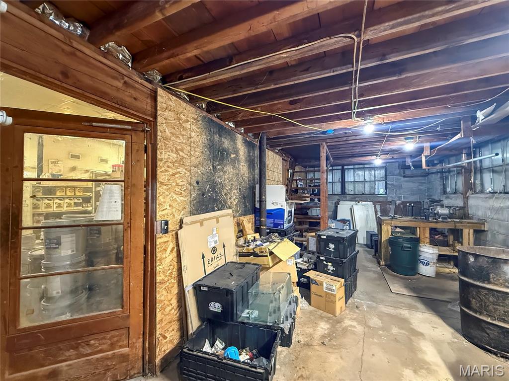 202 N Mccune Street Property Photo 25