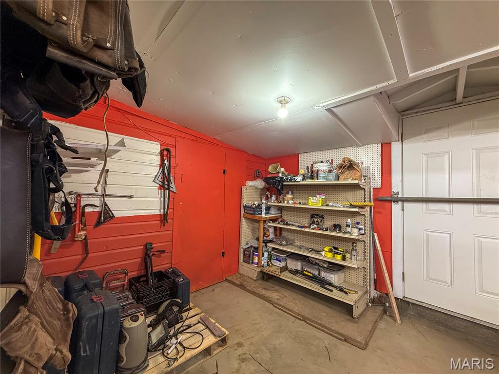 202 N Mccune Street Property Photo 34