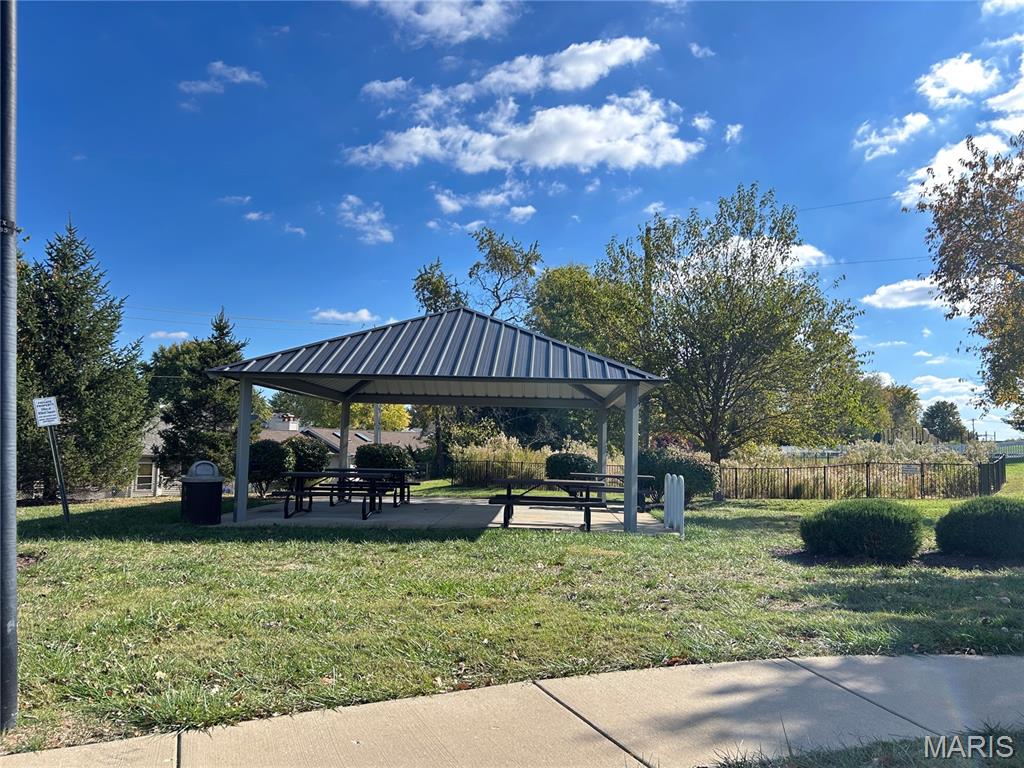 221 Candice Way Property Photo 27