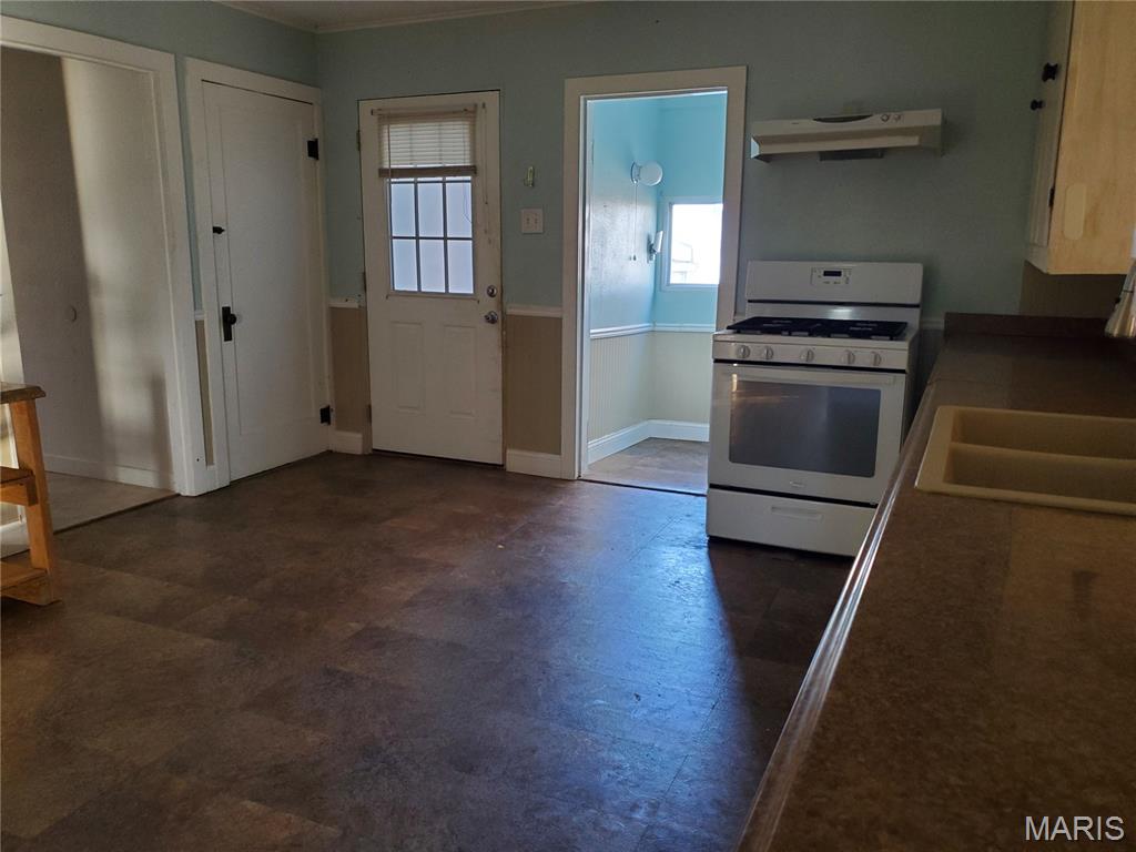 222 Buchanan Street Property Photo 12