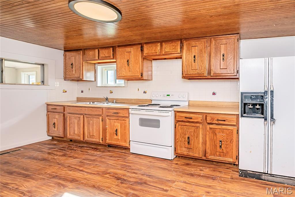 7000 Twin River Road Property Photo 12