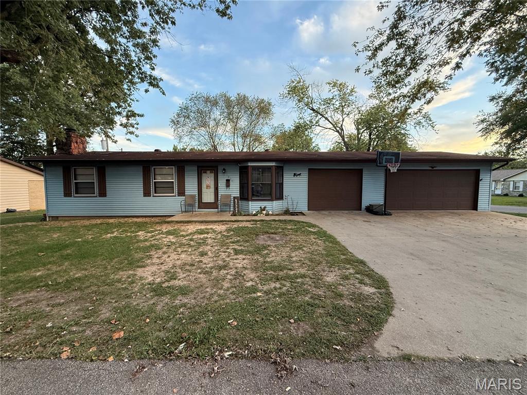 1911 Yale Drive Property Photo 1
