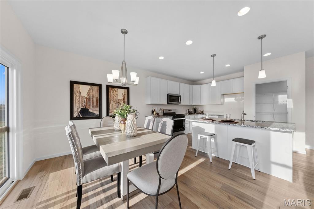 1 Tbb Savoy Arlington Heights Property Photo 12