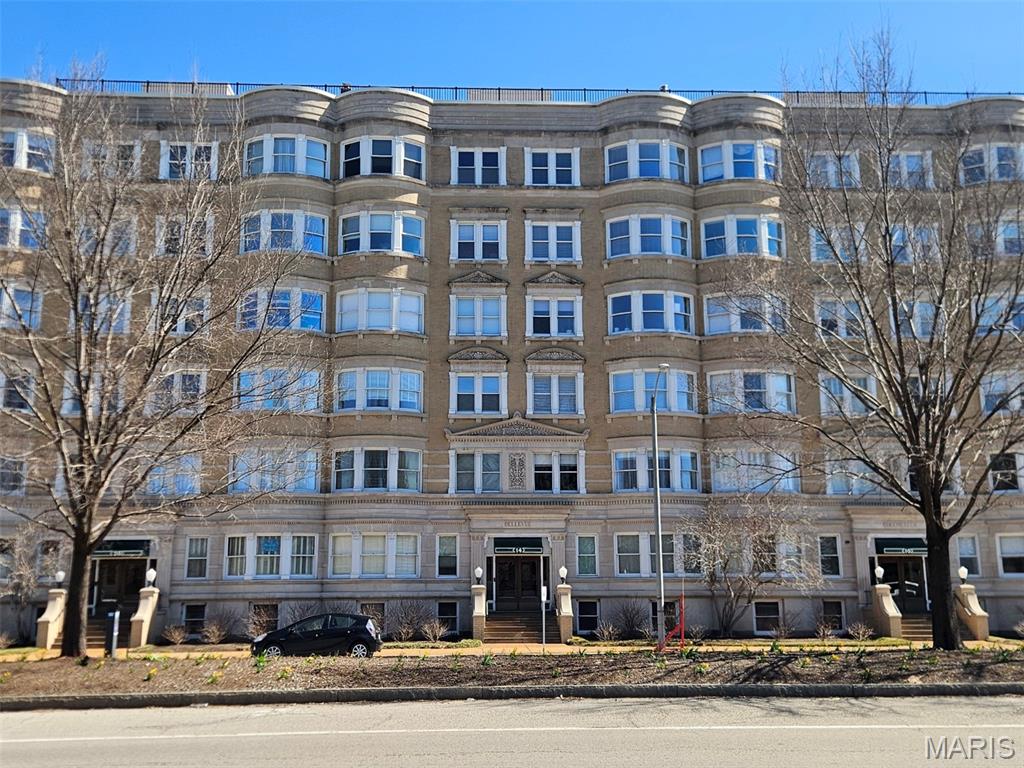 14 N Kingshighway Boulevard 6BS