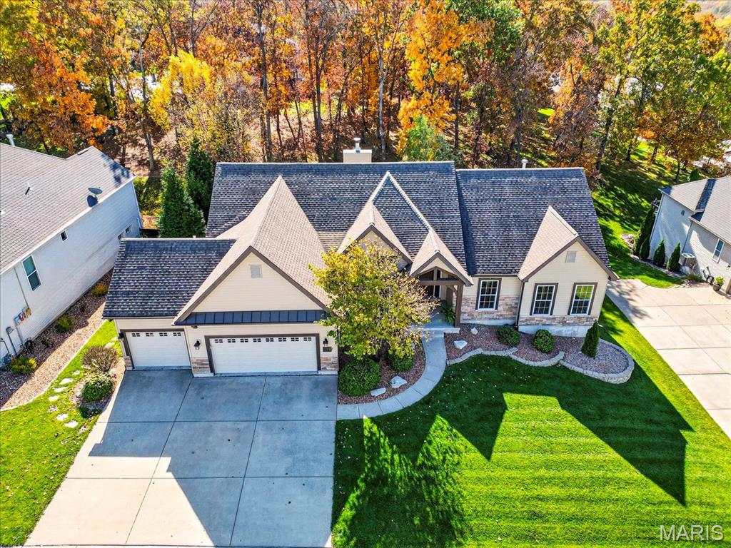 121 Woodspur Drive Property Photo 1