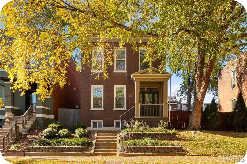 2627 S Compton Avenue Property Photo 1