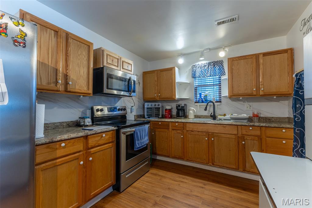 14607 Rock Cliff Drive Property Photo 11
