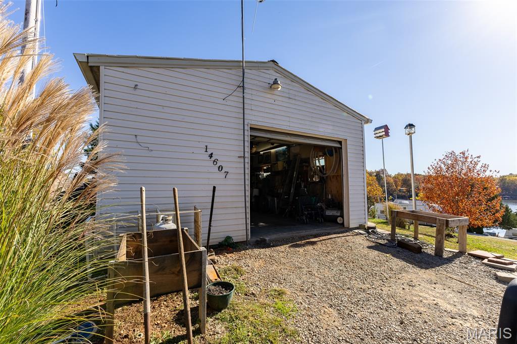 14607 Rock Cliff Drive Property Photo 17