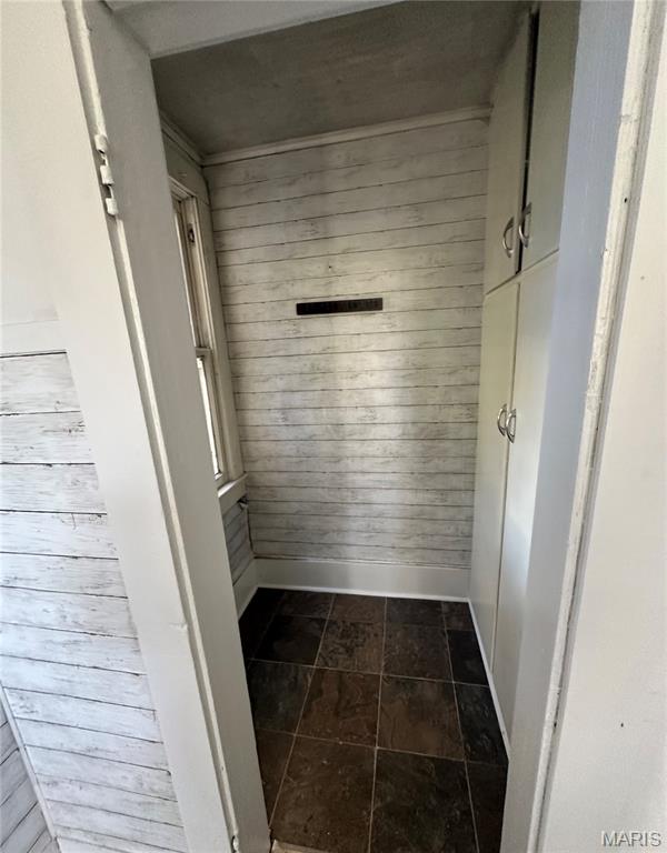 412 E Howard Property Photo 16