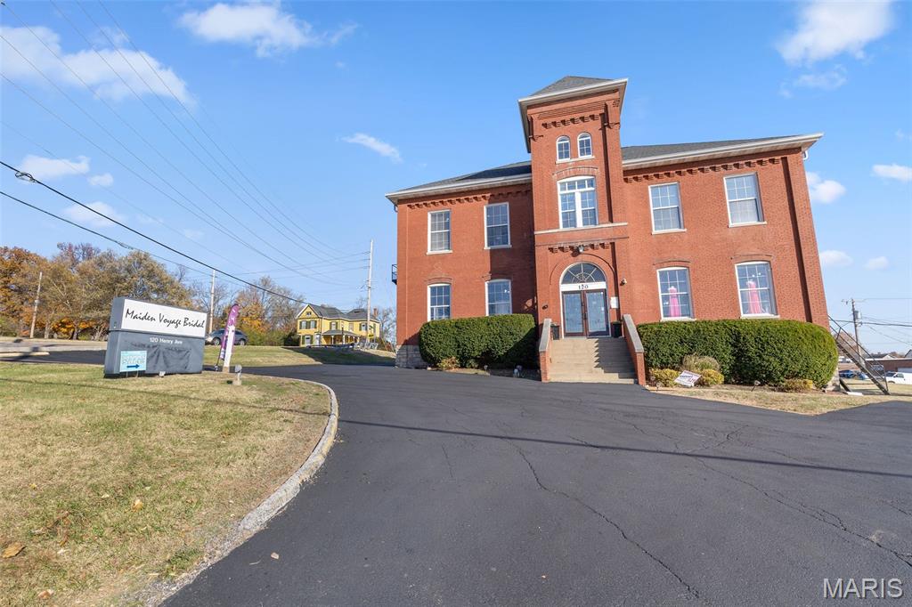 120 Henry Avenue Property Photo 2