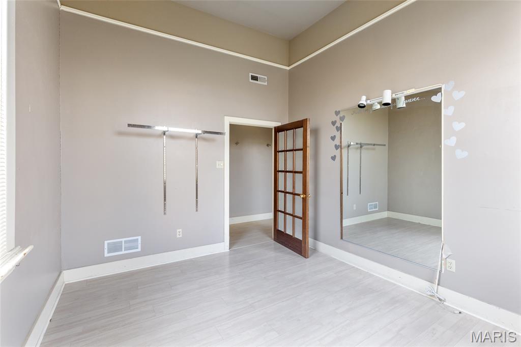 120 Henry Avenue Property Photo 30