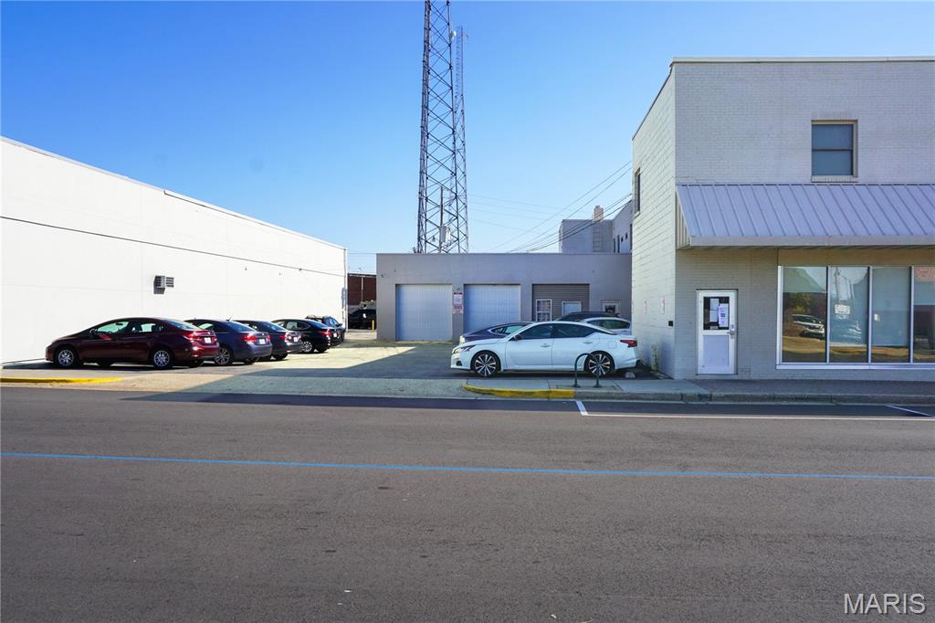 1000 N Pine Street Property Photo 3