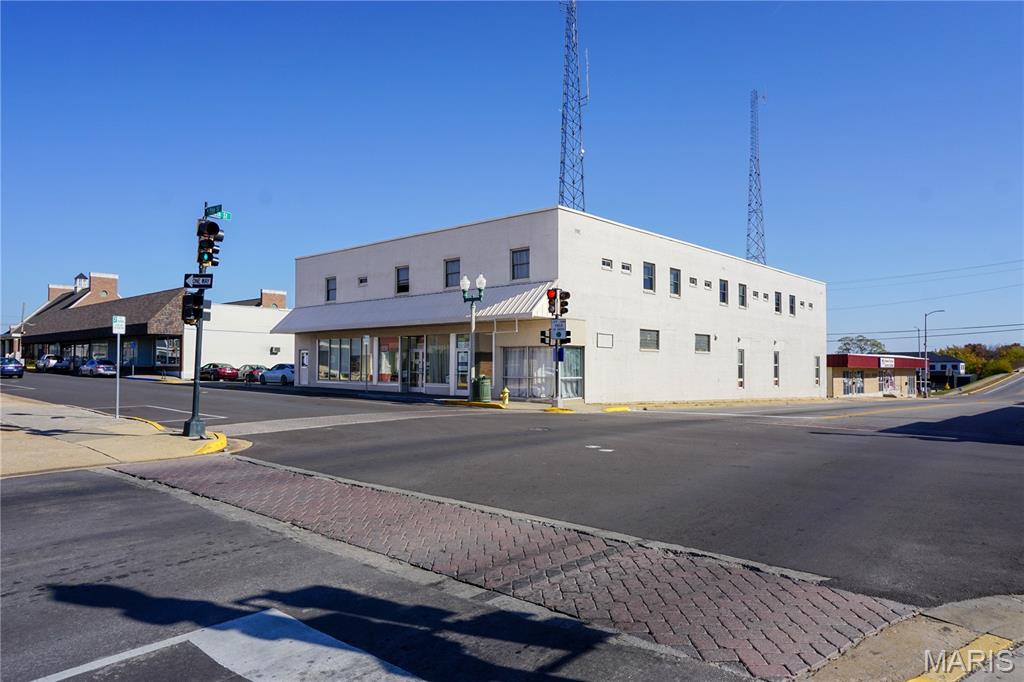 1000 N Pine Street Property Photo 4